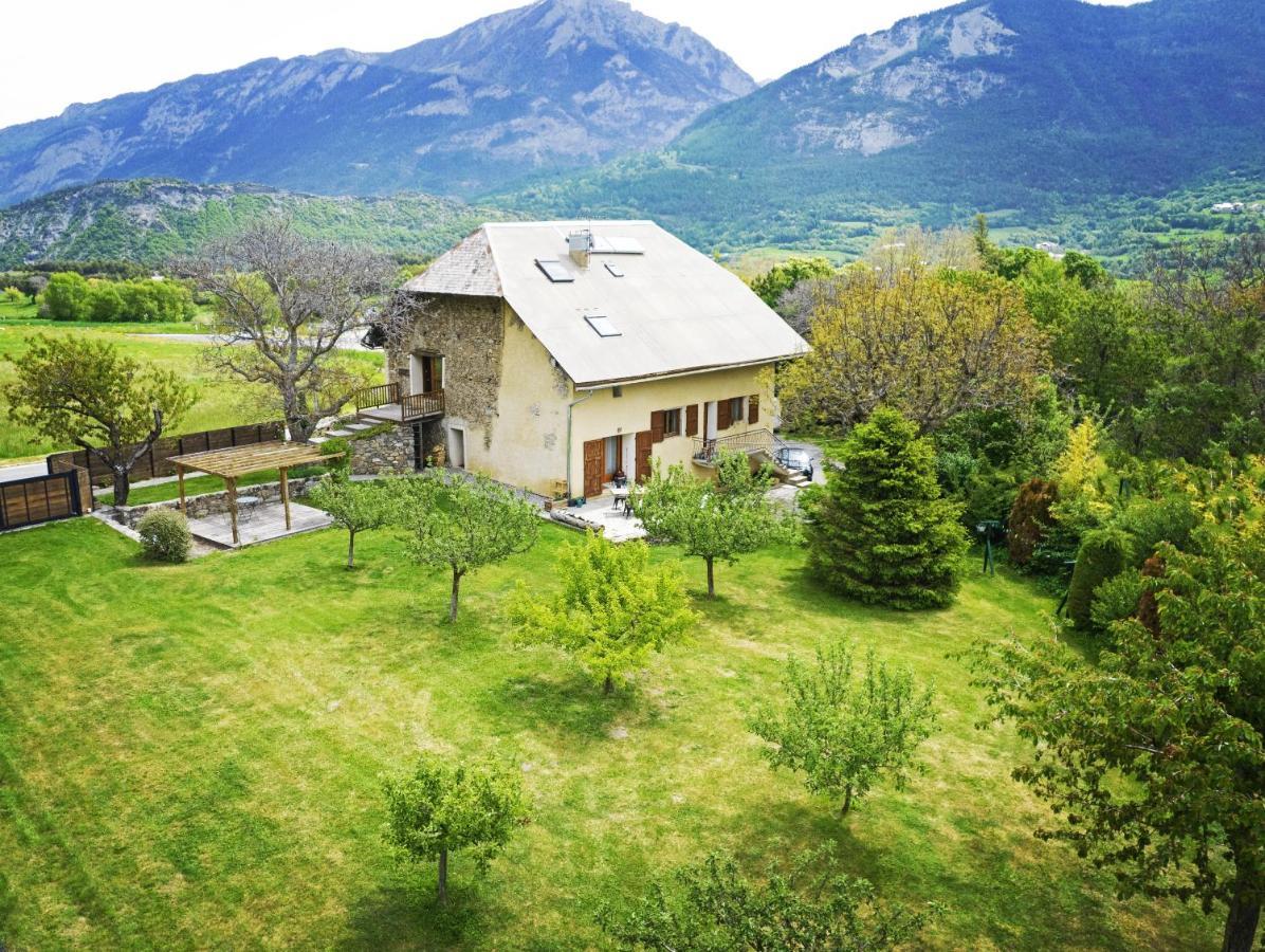 Chambres d'hôtes Les Peschiers Chateauroux-les-Alpes Exterior foto